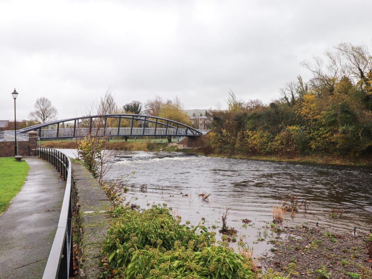 River Walk Kendal Luaran gambar
